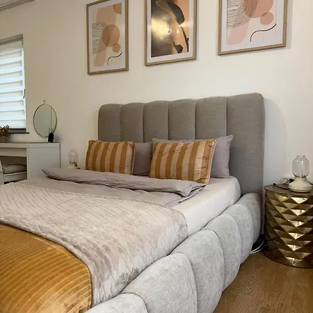 Apartment Deluxe 2 *